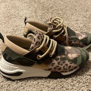 Steve Madden sneakers